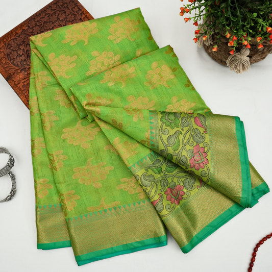 Komal Resham- Green color banarasi Silk Saree with zari weaving with Floral Border for women